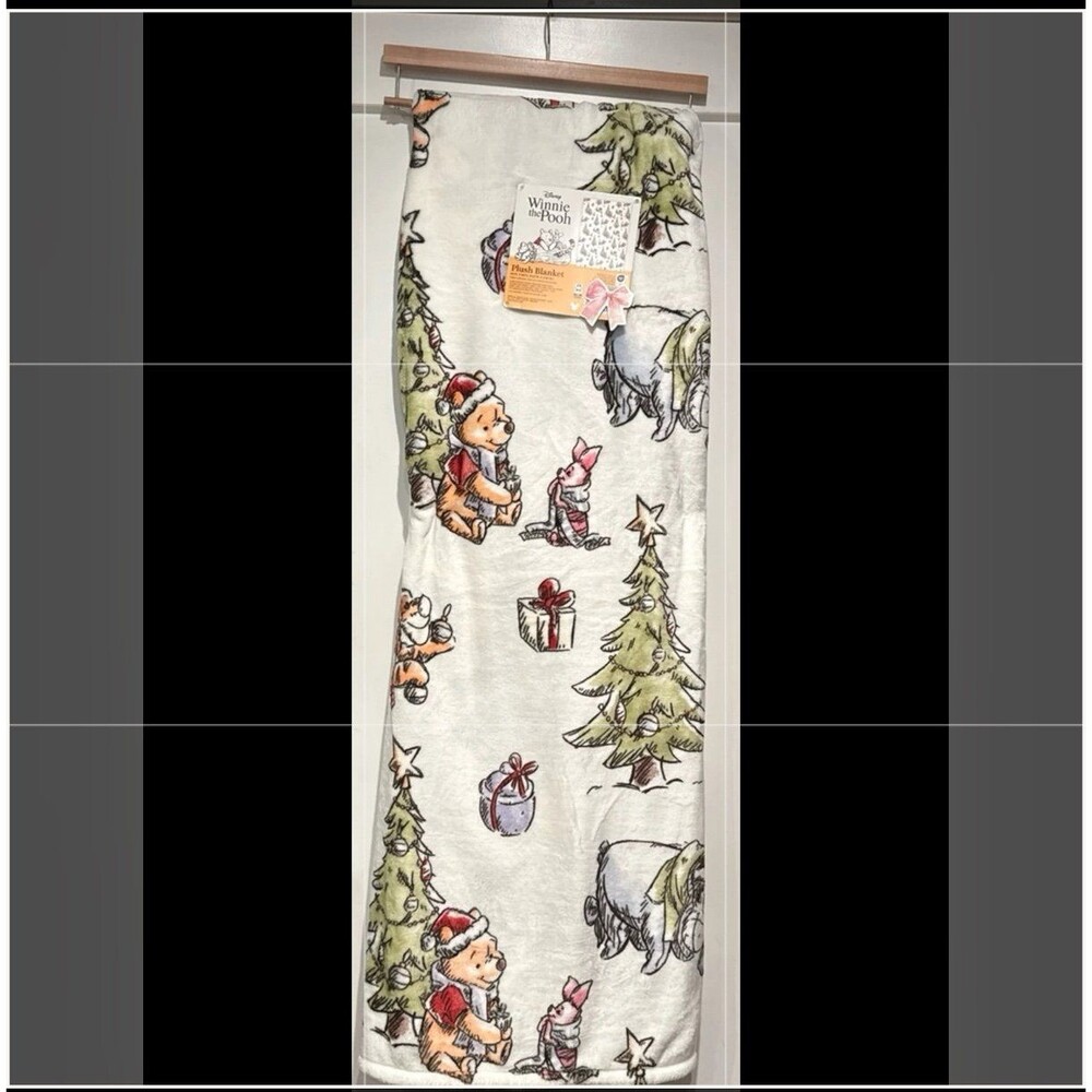 WINNIE THE POOH CHRISTMAS BLANKET